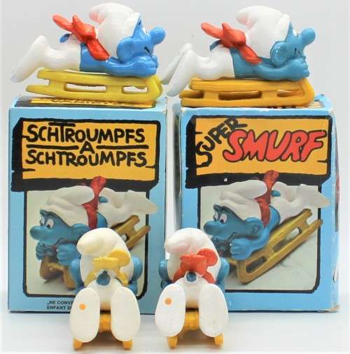 40201 - 4x Bobsled SuperSmurfs - Including Scarce `Yellow Scarf` Variety - Two Boxed