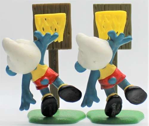 40512 - SuperSmurf - 2x Basketball Smurfs - Hand-Painted Originals