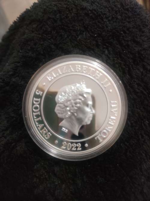 1 OZ .999 Silver. Goddess Europa 5 Dollars in capsule