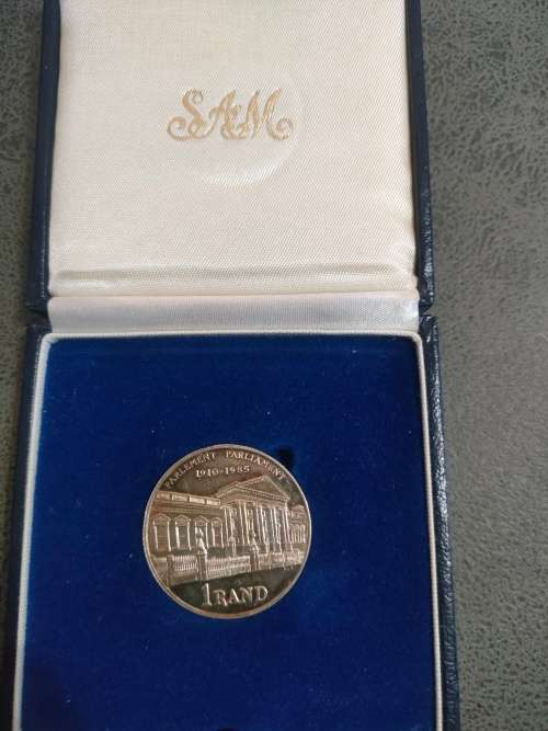 1985 Silver R1 coun in SAM box. Parliament