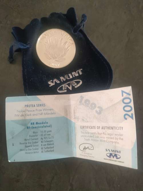 2007 uncirculated Protea series R1 in SA mint pouch. Comes with COA