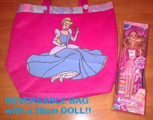 Princess Tote bag with free 28cm doll. Bag is reversable!!