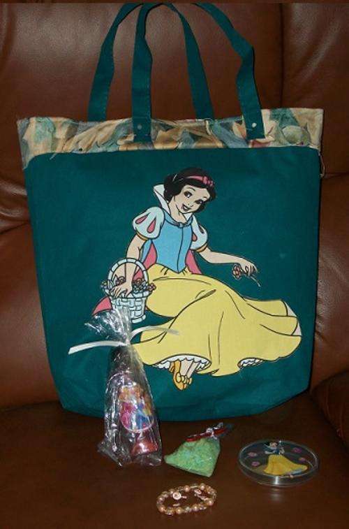 Snow White Tote Bag with FREE SNow White goodies. Great gift for a special little girl!