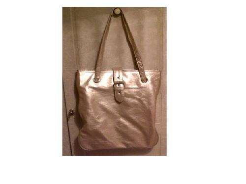Stunning golden Totebag/handbag with a FREE matching golden belt