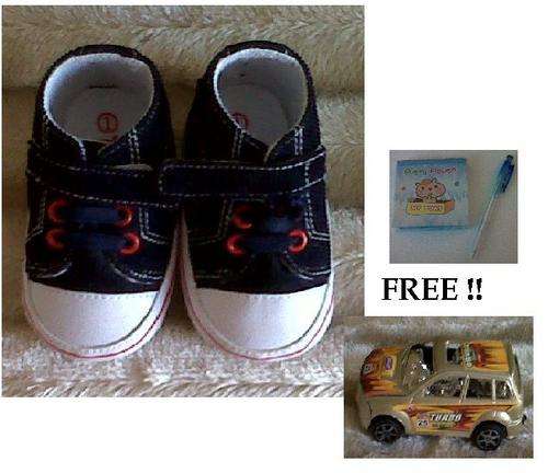 Cute Baby Boy Navy Shoes (Size 1) - Free Toy, mini notebook/pen !!
