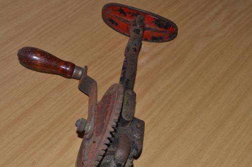Old US made hand crank drill. Miller Falls Company.