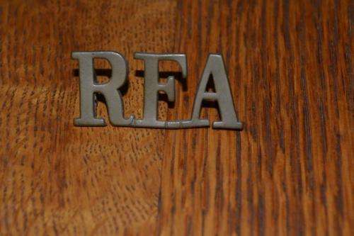 Royal Field Artillery Shoulder title. Lugs Intact.