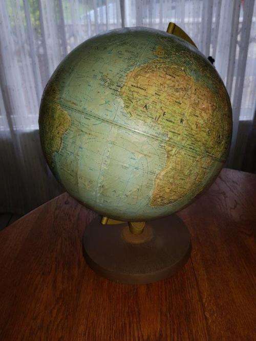 Old Globe. The World Book Globe by Replogle