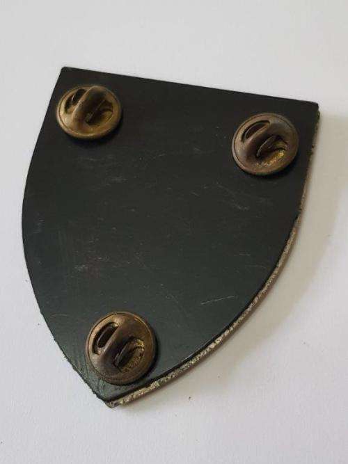 8th Armoured Division Shoulder flash. All pins Intact.