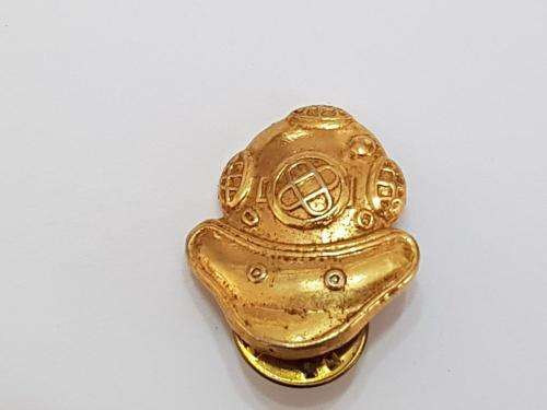 South African Navy Non Career Divers Breast badge. Missing one Pin.