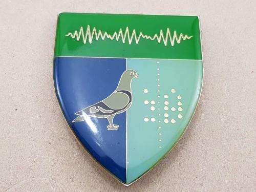 2 Signal Regiment Shoulder Flash. Pins Intact.