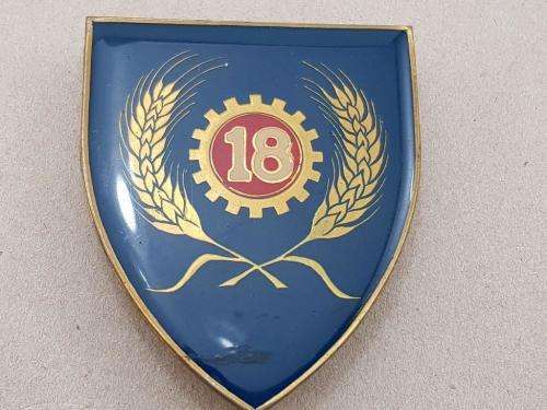 18 Maintenance Unit Shoulder Flash. Pins Intact.