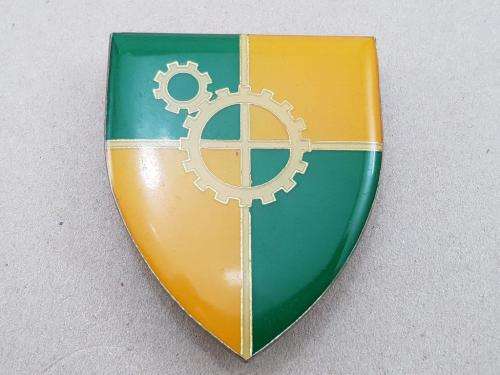 Group 16 HQ Shoulder Flash. Pins Intact.
