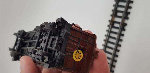 Life Like Locomotive and 2 coaches. HO gauge. Loco not tested. SAR/SAS