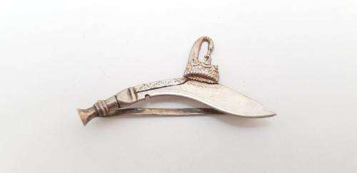 Silver Kukri tiepin. (EX11).