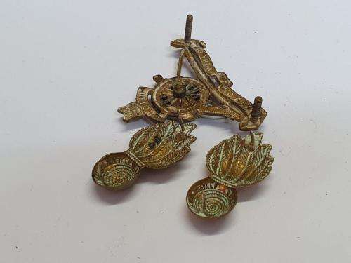 South African  Regiment University Orange Free State Cap and collar badges.