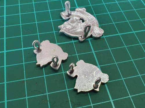 Rhodesian Greys Scouts Cap and collar badges.