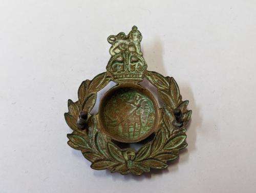 Royal Marines Cap badge. Lugs crimped.