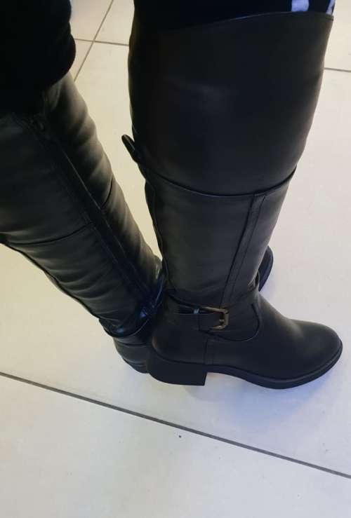 Knee high winter boots