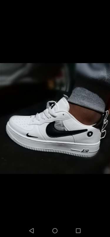 Branded takkies
