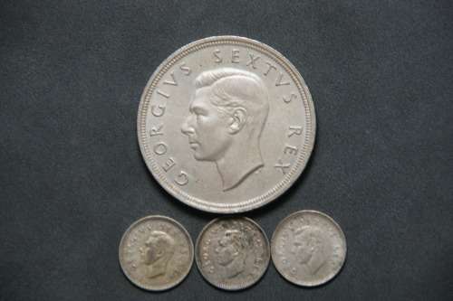 1952 5 SHILLING & 3 THREEPENCES