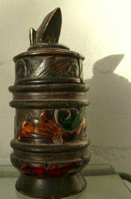 OLD CARVED WOODEN BOX WITH FROG ON LID.Pls see all pics...