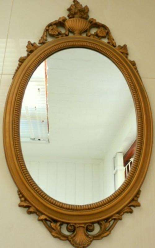 ORNATE OVAL MIRROR,Pls see all images