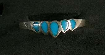 SMALL VINTAGE SILVER RING