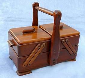 VINTAGE WOODEN SEWING BOX,QUALITY! AND IN EXCELLENT CONDITION