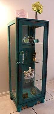 STUNNING DISPLAYCABINET