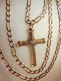 EXQUISTITE! 9 ct GOLD CROSS AND LONG CHAIN