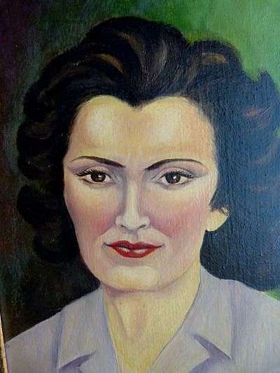 1952. THOMAS L. BEINTON. PORTRAIT OF A LADY, OIL IN GOLDEN FRAME,INCL OLD PHOTOGRAPH