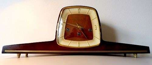 HERMLE 8 DAY WESTMINSTER CHIMING MANTEL CLOCK IN WORKING CONDITION.