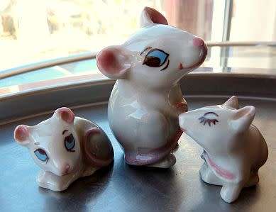 ENGLISH WADE GROUP OF MICE