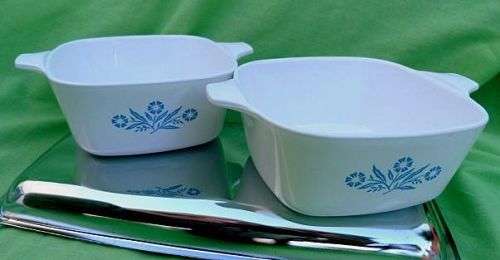 2 VINTAGE CORNFLOWER CORNING WARE BOWLS. P-43-B. 22 OZ. MADE IN USA. EXCELLENT CONDITION