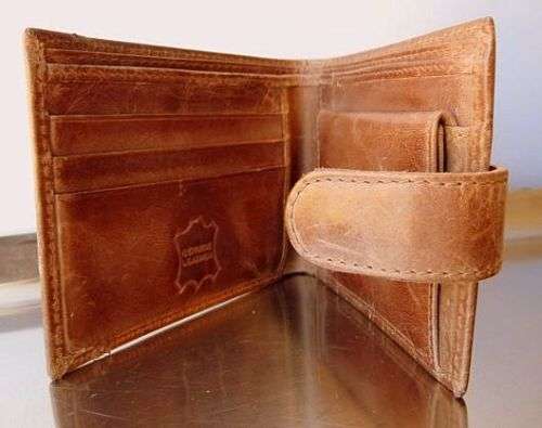 GENUINE EXQUISITE LEATHER  WALLET, SOFT.  EXCELLENT CONDITION,HARDLY USED