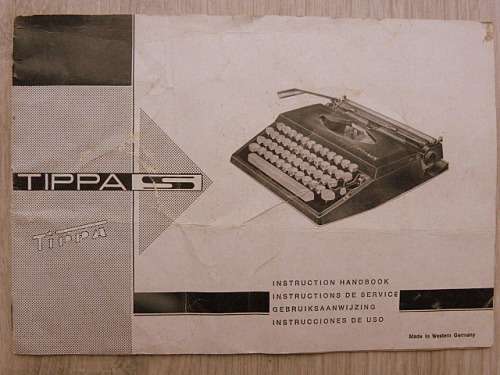 VINTAGE ADLER, "TIPPA S",  COLLECTABLE TRAVEL TYPEWRITER IN WORKING COND.GRUNDIG,GERMANY