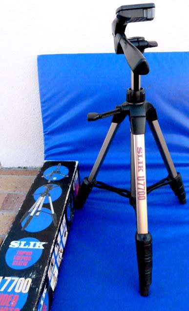 " SLIK" TRIPOD 07700. IN EXCELLENT CONDITION,VALUE 1200