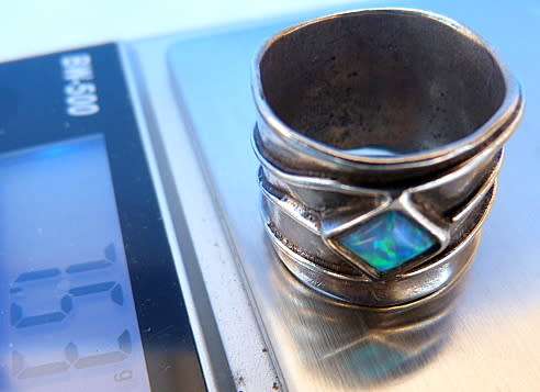 GORGEOUS VINTAGE DESIGNER RING , SOLID SILVER WITH OPAL.