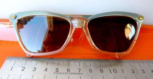 RETRO CATEYE SUNGLASSES, STUNNING!