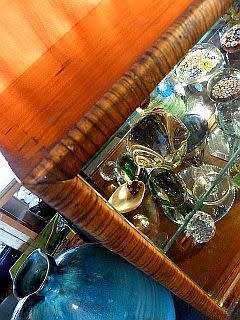 RARE! VICTORIAN DISPLAY CABINET. VERY GOOD CONDITION. BEAUTIFUL PIECE