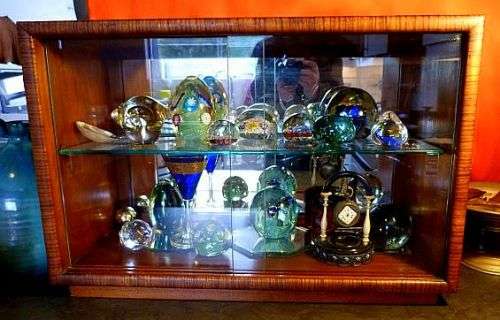 RARE! VICTORIAN DISPLAY CABINET. VERY GOOD CONDITION. BEAUTIFUL PIECE
