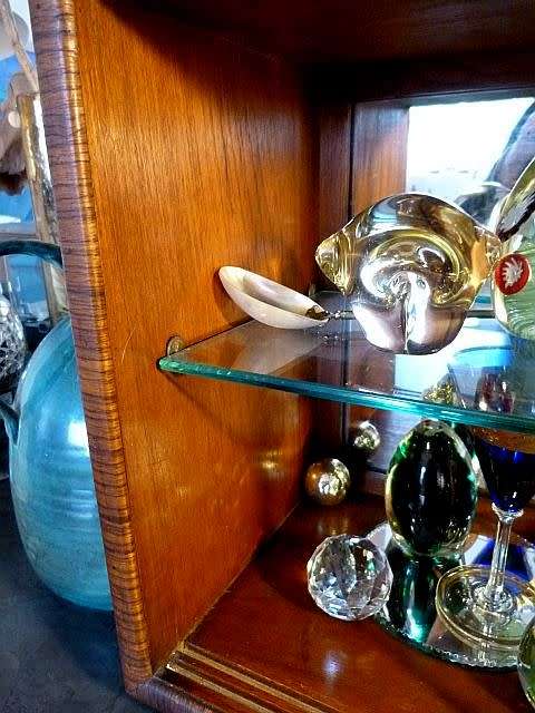 RARE! VICTORIAN DISPLAY CABINET. VERY GOOD CONDITION. BEAUTIFUL PIECE