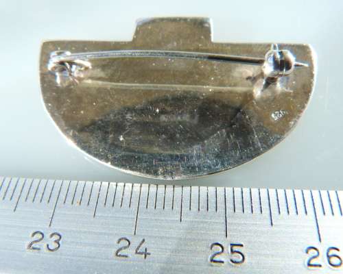 BROOCH. ART DECO DESIGN, VINTAGE. UNUSED. SOLID STERLING WITH BLACK STONE, ONYX