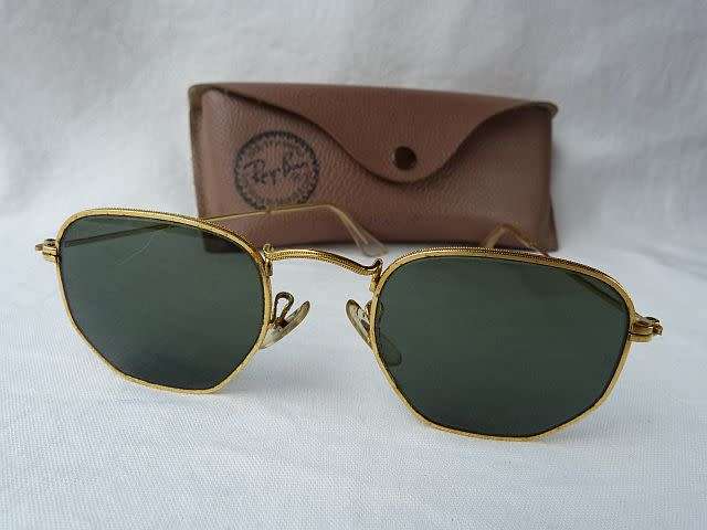 ORIGINAL VINTAGE RAY BAN `CLASSIC STYLE` SUNGLASSES. BAUSCH & LOMB. USA