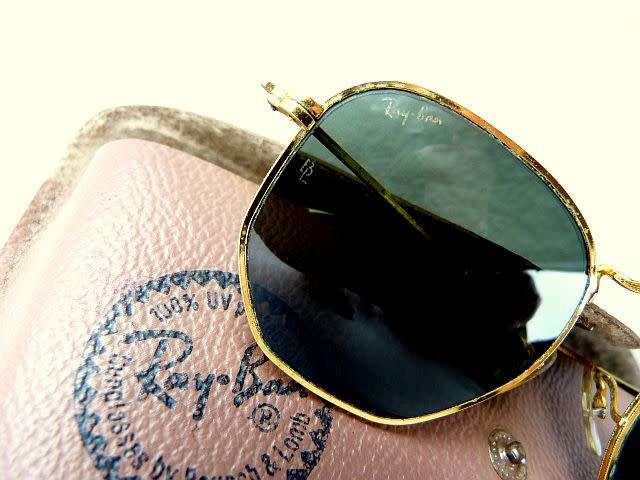 ORIGINAL VINTAGE RAY BAN `CLASSIC STYLE` SUNGLASSES. BAUSCH & LOMB. USA