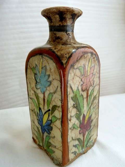 Iznik Pottery Persian Qajar Dynasty Vase 15-17th Century