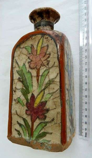 Iznik Pottery Persian Qajar Dynasty Vase 15-17th Century