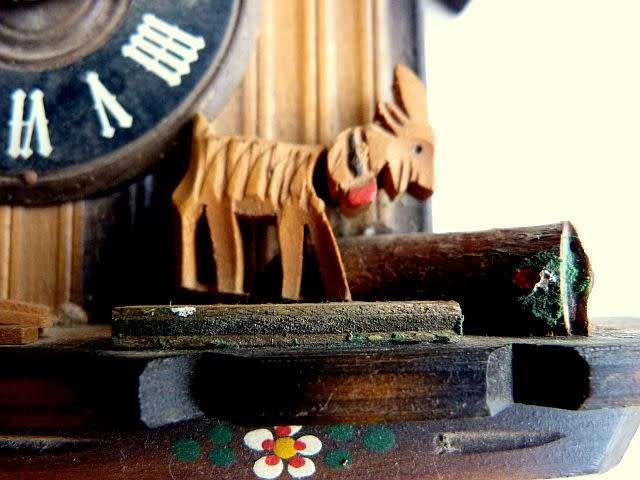 RARE DESIGN. CUCKOO CLOCK / GOAT HEAD MOVING together with bird.