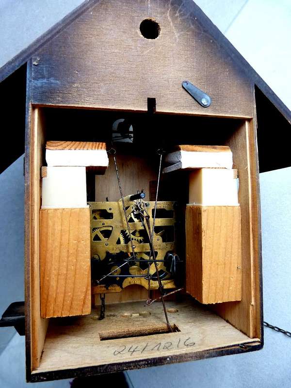 RARE DESIGN. CUCKOO CLOCK / GOAT HEAD MOVING together with bird.